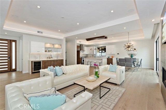 2315 Huntington Ln, Redondo Beach, California 90278, 4 Bedrooms Bedrooms, ,3 BathroomsBathrooms,Residential,Sold,Huntington Ln,SB19189198