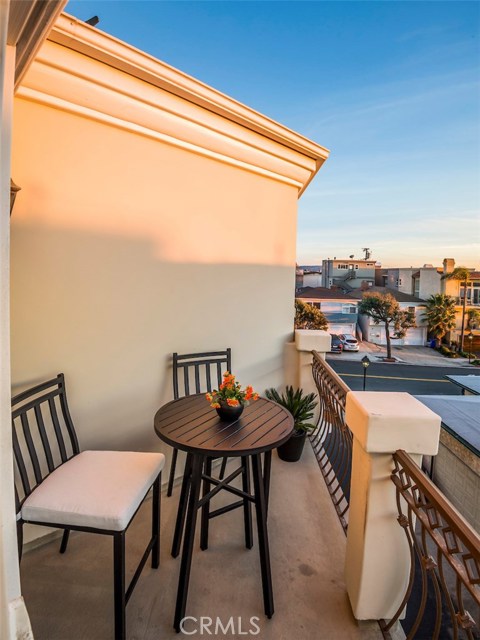 416 Marine Place, Manhattan Beach, California 90266, 3 Bedrooms Bedrooms, ,2 BathroomsBathrooms,Residential,Sold,Marine,SB19037799