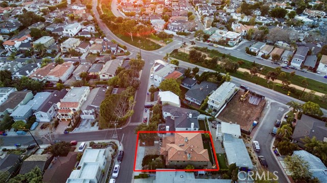 927 27th Street, Manhattan Beach, California 90266, 5 Bedrooms Bedrooms, ,5 BathroomsBathrooms,Residential,Sold,27th,SB18045618