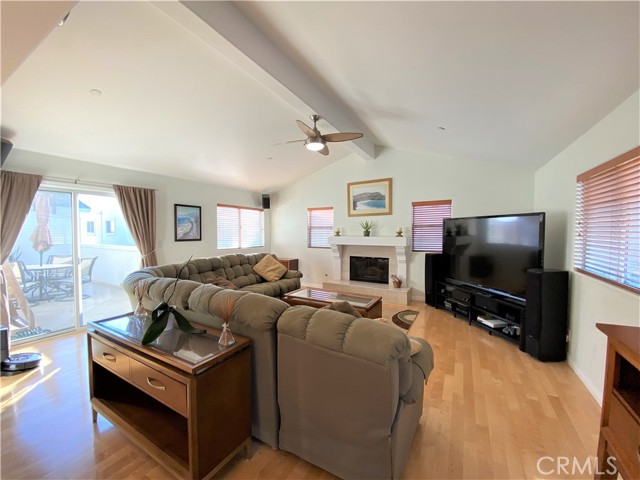 2405 Vanderbilt Lane, Redondo Beach, California 90278, 3 Bedrooms Bedrooms, ,2 BathroomsBathrooms,Residential,Sold,Vanderbilt,SB21088337