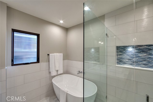 221 36th Street, Manhattan Beach, California 90266, 3 Bedrooms Bedrooms, ,3 BathroomsBathrooms,Residential,Sold,36th,SB20135528
