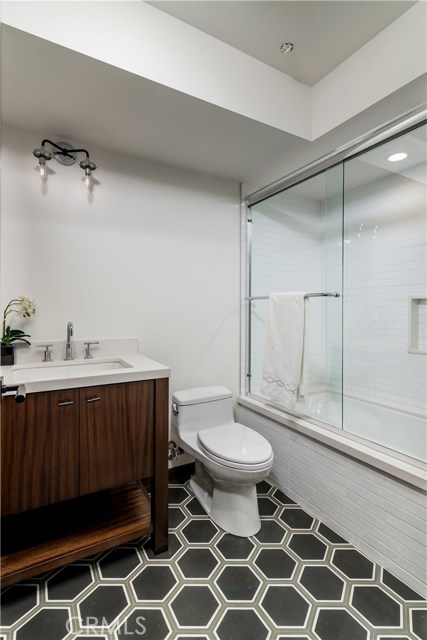 1120 Palm Drive, Hermosa Beach, California 90254, 4 Bedrooms Bedrooms, ,2 BathroomsBathrooms,Residential,Sold,Palm,SB18149119