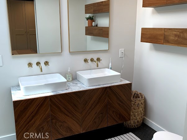 2001 Plant Avenue, Redondo Beach, California 90278, 3 Bedrooms Bedrooms, ,2 BathroomsBathrooms,Residential,Sold,Plant,SB20102366