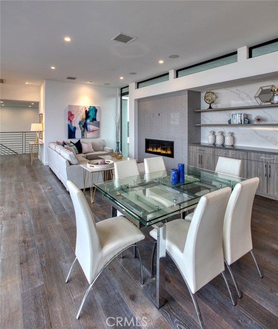 945 7th Street, Hermosa Beach, California 90254, 4 Bedrooms Bedrooms, ,3 BathroomsBathrooms,Residential,Sold,7th,SB19140226