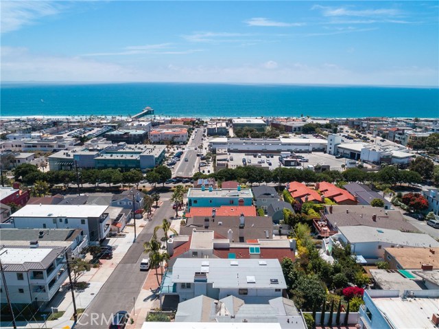 531 13th Street, Manhattan Beach, California 90266, 4 Bedrooms Bedrooms, ,2 BathroomsBathrooms,Residential,Sold,13th,SB20116052