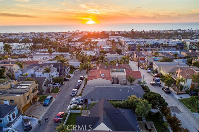 925 15th Place, Hermosa Beach, California 90254, 2 Bedrooms Bedrooms, ,1 BathroomBathrooms,Residential,Sold,15th,SB20221985