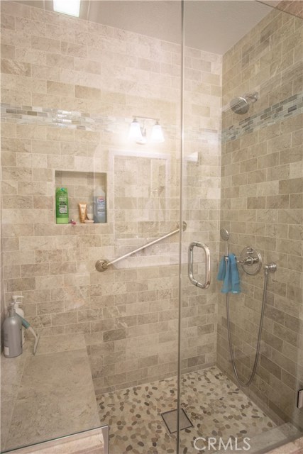 BEAUTIFUL STALL SHOWER