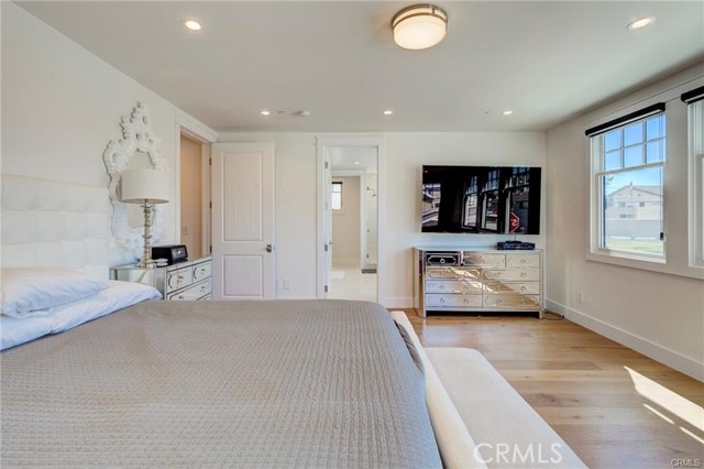 548 Pine Street, Hermosa Beach, California 90254, 4 Bedrooms Bedrooms, ,3 BathroomsBathrooms,Residential,Sold,Pine,SB19142992