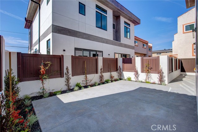 1011 Spencer Street, Redondo Beach, California 90277, 4 Bedrooms Bedrooms, ,3 BathroomsBathrooms,Residential,Sold,Spencer,PV20031489