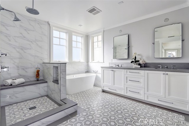 2204 Alma Avenue, Manhattan Beach, California 90266, 4 Bedrooms Bedrooms, ,3 BathroomsBathrooms,Residential,Sold,Alma,SB19265065