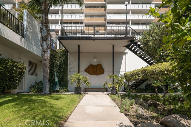 1 Bed Home for Sale in West Hollywood, California
