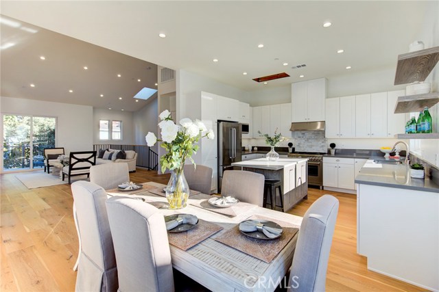 124 Guadalupe Avenue, Redondo Beach, California 90277, 3 Bedrooms Bedrooms, ,2 BathroomsBathrooms,Residential,Sold,Guadalupe,SB19041169