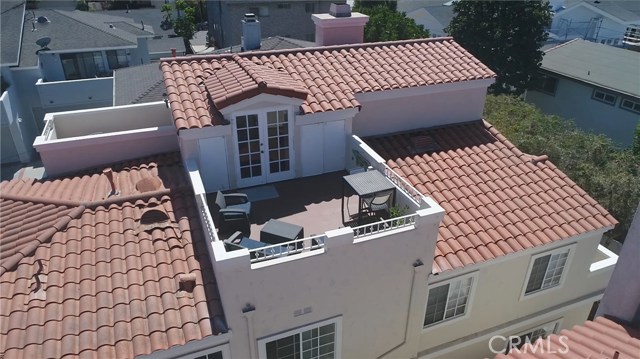 121 Helberta Avenue, Redondo Beach, California 90277, 3 Bedrooms Bedrooms, ,2 BathroomsBathrooms,Residential,Sold,Helberta,SB18224555