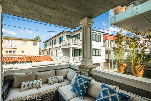 436 23rd Place, Manhattan Beach, California 90266, 3 Bedrooms Bedrooms, ,1 BathroomBathrooms,Residential,Sold,23rd,SB21027997