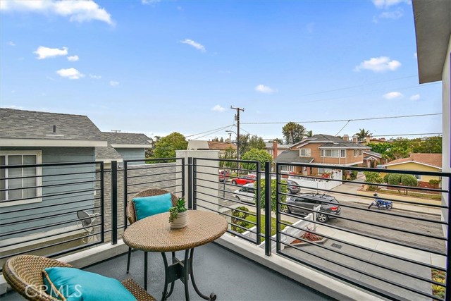 2315 Huntington Ln, Redondo Beach, California 90278, 4 Bedrooms Bedrooms, ,3 BathroomsBathrooms,Residential,Sold,Huntington Ln,SB19189198