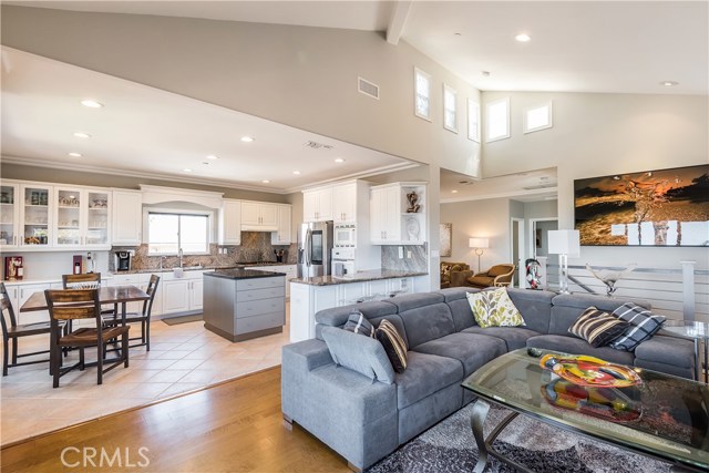 205 Helberta Avenue, Redondo Beach, California 90277, 4 Bedrooms Bedrooms, ,3 BathroomsBathrooms,Residential,Sold,Helberta,SB18113990