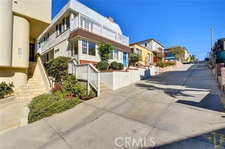 225 25th Street, Manhattan Beach, California 90266, ,Residential Income,Sold,25th,SB19200639