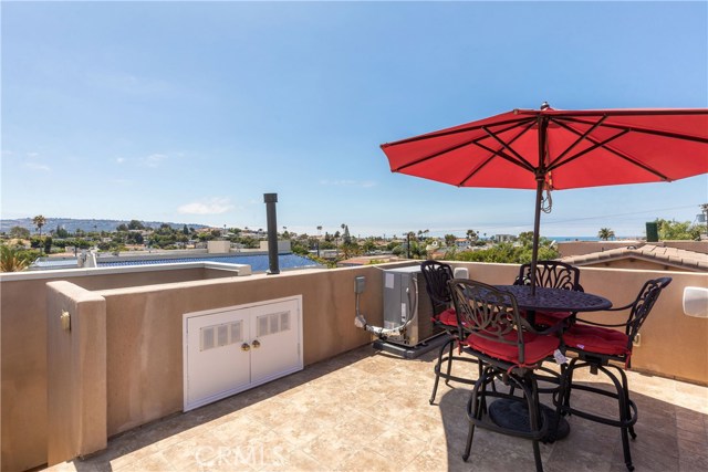 232 Irena Avenue, Redondo Beach, California 90277, 4 Bedrooms Bedrooms, ,2 BathroomsBathrooms,Residential,Sold,Irena,SB20098609