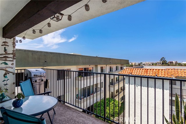 1720 Ardmore Avenue, Hermosa Beach, California 90254, 2 Bedrooms Bedrooms, ,2 BathroomsBathrooms,Residential,Sold,Ardmore,SB19180465