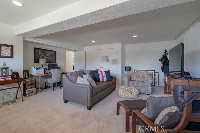 1326 Owosso Avenue, Hermosa Beach, California 90254, 4 Bedrooms Bedrooms, ,3 BathroomsBathrooms,Residential,Sold,Owosso,SB18170594