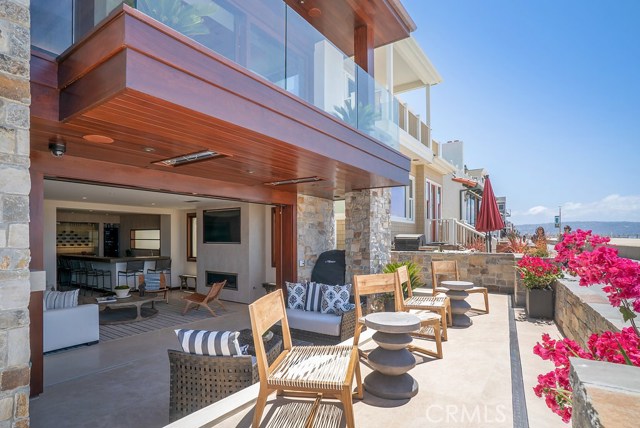 1932 The Strand, Hermosa Beach, California 90254, 4 Bedrooms Bedrooms, ,4 BathroomsBathrooms,Residential,Sold,The Strand,SB18113489