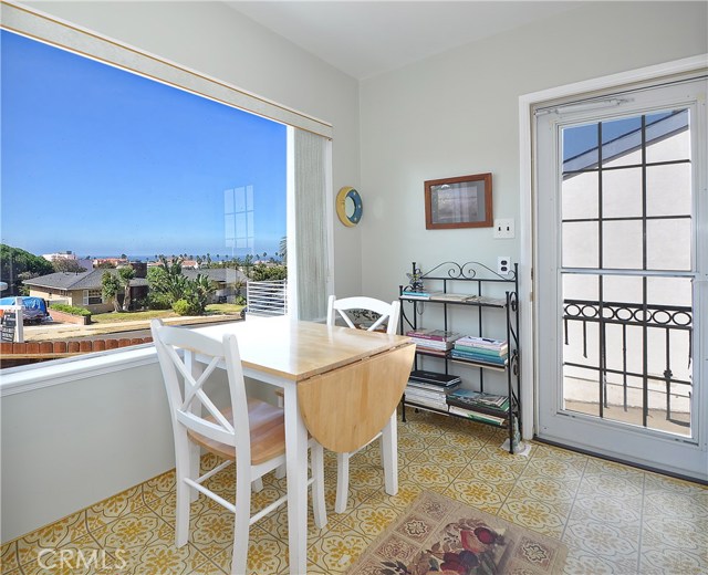 325 Avenue G, Redondo Beach, California 90277, 4 Bedrooms Bedrooms, ,2 BathroomsBathrooms,Residential,Sold,Avenue G,SB18227569