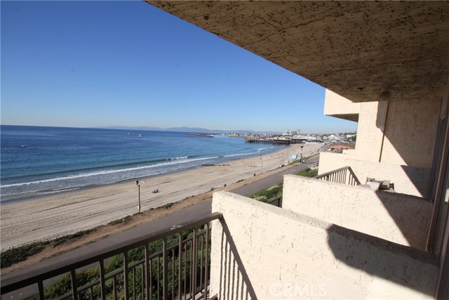 555 Esplanade, Redondo Beach, California 90277, 1 Bedroom Bedrooms, ,Residential,Sold,Esplanade,PV20180969