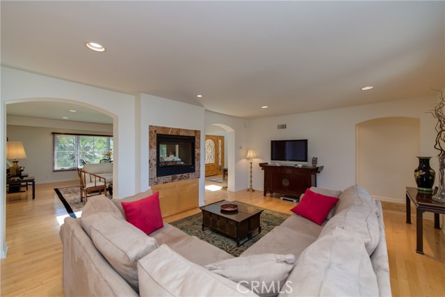 2631 Via Carrillo, Palos Verdes Estates, California 90274, 3 Bedrooms Bedrooms, ,2 BathroomsBathrooms,Residential,Sold,Via Carrillo,PV17093733