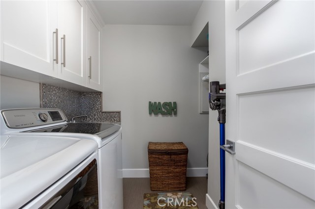 714 Avenue D, Redondo Beach, California 90277, 4 Bedrooms Bedrooms, ,1 BathroomBathrooms,Residential,Sold,Avenue D,SB19123444