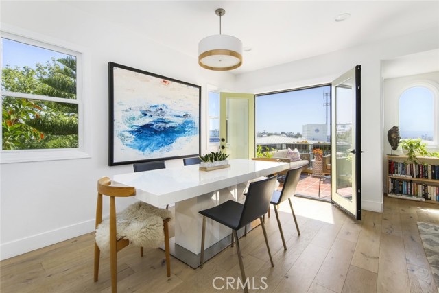413 15th Street, Manhattan Beach, California 90266, 3 Bedrooms Bedrooms, ,3 BathroomsBathrooms,Residential,Sold,15th,SB21111117