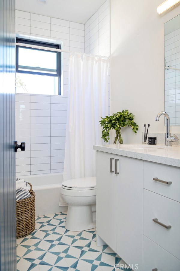 2310 Carnegie Lane, Redondo Beach, California 90278, 4 Bedrooms Bedrooms, ,3 BathroomsBathrooms,Residential,Sold,Carnegie Lane,SB19016903