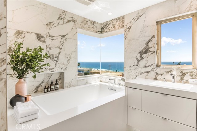 4109 Crest Drive, Manhattan Beach, California 90266, 3 Bedrooms Bedrooms, ,4 BathroomsBathrooms,Residential,Sold,Crest,SB20133753