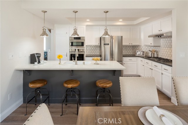 527 Maria Avenue, Redondo Beach, California 90277, 3 Bedrooms Bedrooms, ,2 BathroomsBathrooms,Residential,Sold,Maria,TR17109410