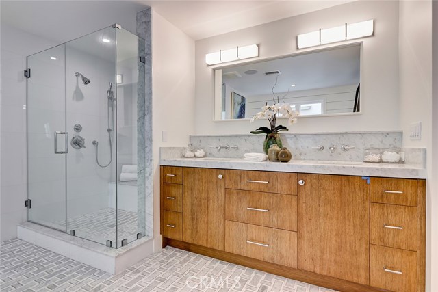 436 27th Street, Manhattan Beach, California 90266, 4 Bedrooms Bedrooms, ,4 BathroomsBathrooms,Residential,Sold,27th,SB19108994