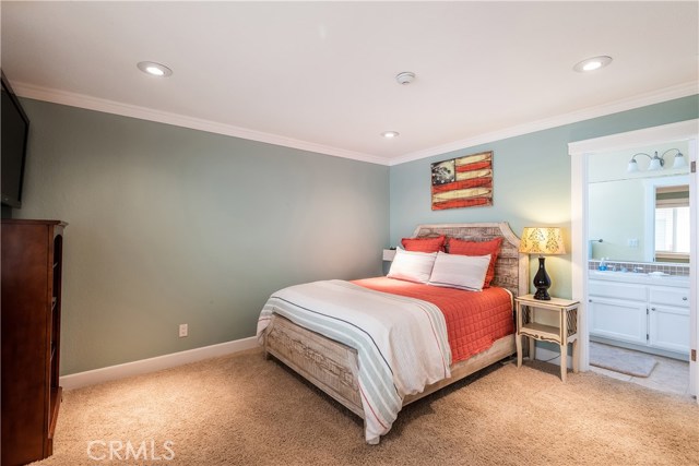 211 Helberta Avenue, Redondo Beach, California 90277, 2 Bedrooms Bedrooms, ,2 BathroomsBathrooms,Residential,Sold,Helberta,SB19015019