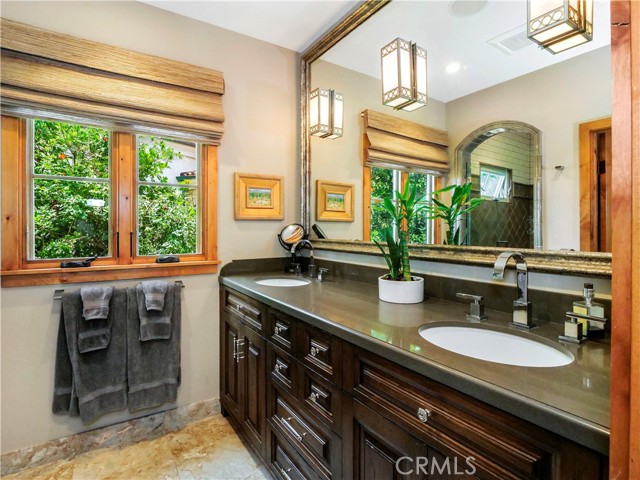 592 Via Almar, Palos Verdes Estates, California 90274, 4 Bedrooms Bedrooms, ,4 BathroomsBathrooms,Residential,Sold,Via Almar,SB21138248