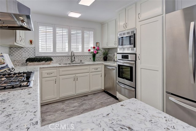 2300 Carnegie Lane, Redondo Beach, California 90278, 3 Bedrooms Bedrooms, ,2 BathroomsBathrooms,Residential,Sold,Carnegie,SB18281949