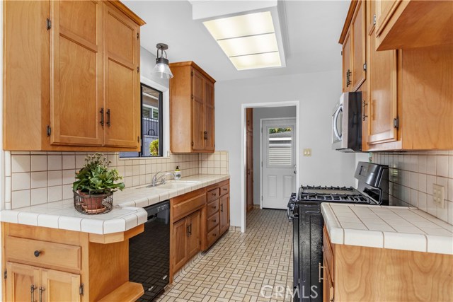 1312 Helberta Avenue, Redondo Beach, California 90277, 3 Bedrooms Bedrooms, ,1 BathroomBathrooms,Residential,Sold,Helberta,SB20199358