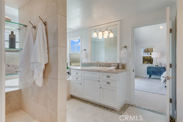 1038 Avenue D, Redondo Beach, California 90277, 5 Bedrooms Bedrooms, ,4 BathroomsBathrooms,Residential,Sold,Avenue D,PV21115047