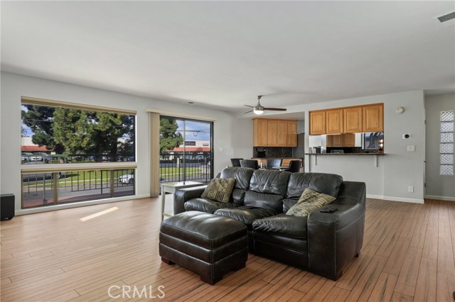 18200 Kingsdale Avenue, Redondo Beach, California 90278, 3 Bedrooms Bedrooms, ,3 BathroomsBathrooms,Residential,Sold,Kingsdale,SB21015775