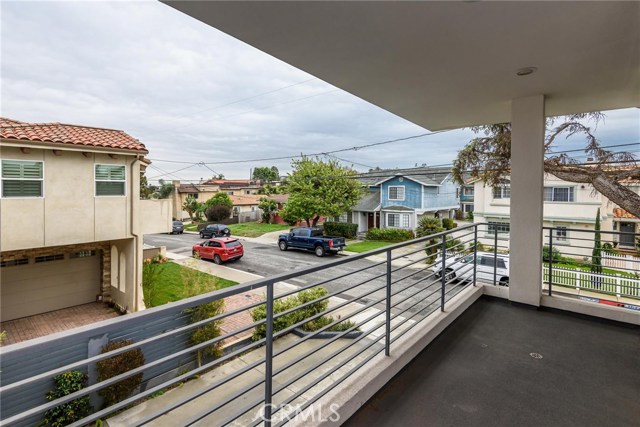 2313 Clark Lane, Redondo Beach, California 90278, 4 Bedrooms Bedrooms, ,3 BathroomsBathrooms,Residential,Sold,Clark,SB18080863