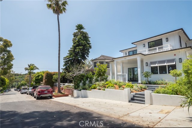 617 31st Street, Manhattan Beach, California 90266, 7 Bedrooms Bedrooms, ,2 BathroomsBathrooms,Residential,Sold,31st,SB20084953