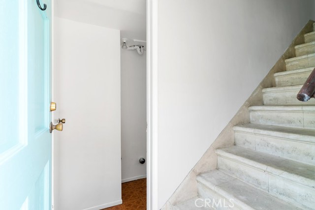 708 Loma Drive, Hermosa Beach, California 90254, 3 Bedrooms Bedrooms, ,2 BathroomsBathrooms,Residential,Sold,Loma,SB18168887