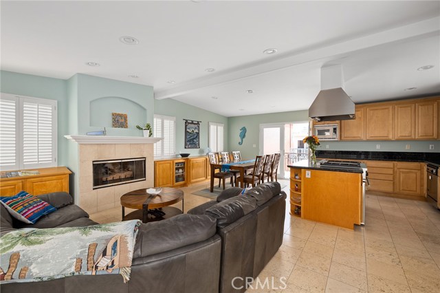 Great/living room with fireplace