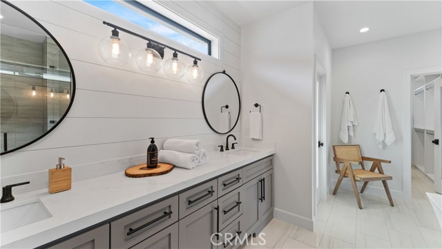 1712 Meadows Avenue, Manhattan Beach, California 90266, 5 Bedrooms Bedrooms, ,2 BathroomsBathrooms,Residential,Sold,Meadows,SB20199095