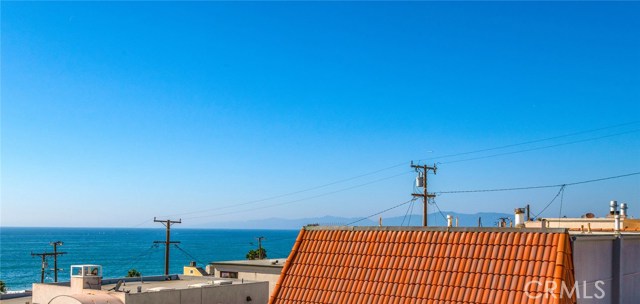 212 43rd Street, Manhattan Beach, California 90266, 3 Bedrooms Bedrooms, ,1 BathroomBathrooms,Residential,Sold,43rd,SB20210235