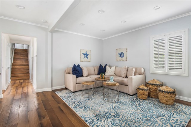 329 4th Street, Manhattan Beach, California 90266, 3 Bedrooms Bedrooms, ,2 BathroomsBathrooms,Residential,Sold,4th,SB20090773