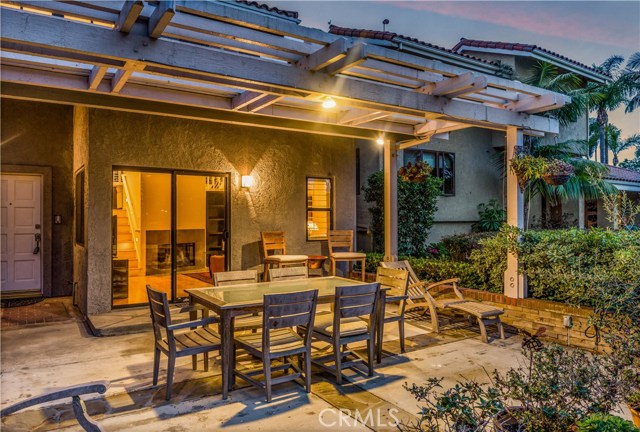 27 Coronado Court, Manhattan Beach, California 90266, 2 Bedrooms Bedrooms, ,3 BathroomsBathrooms,Residential,Sold,Coronado,PV18241500