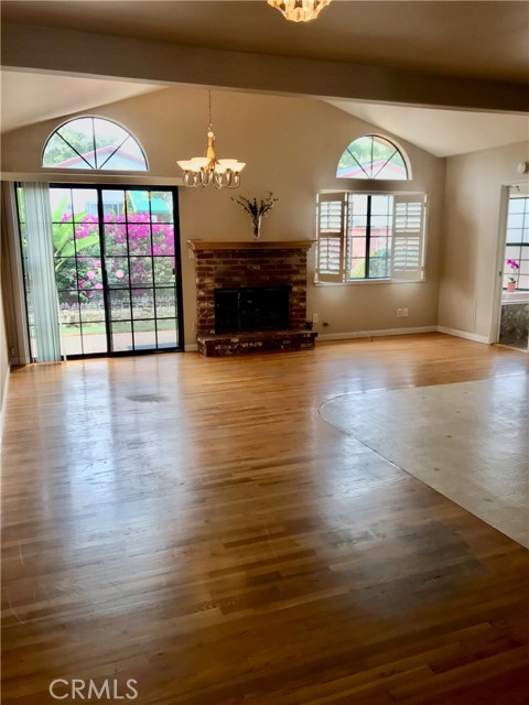 Dining Area & Breakfast Area