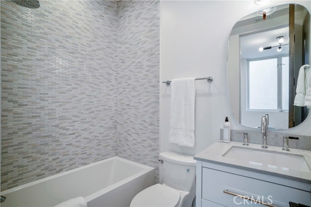 221 1st Street, Manhattan Beach, California 90266, 3 Bedrooms Bedrooms, ,3 BathroomsBathrooms,Residential,Sold,1st,SB19034815